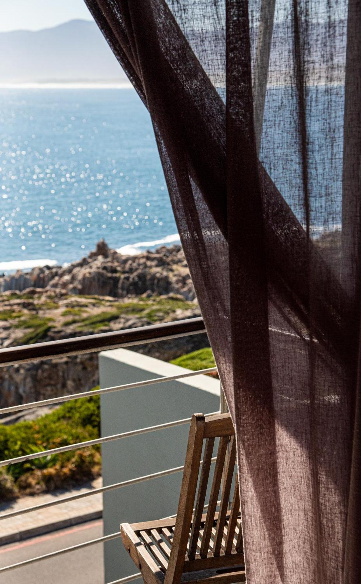 Whalesong Lodge Gansbaai Ngoại thất bức ảnh