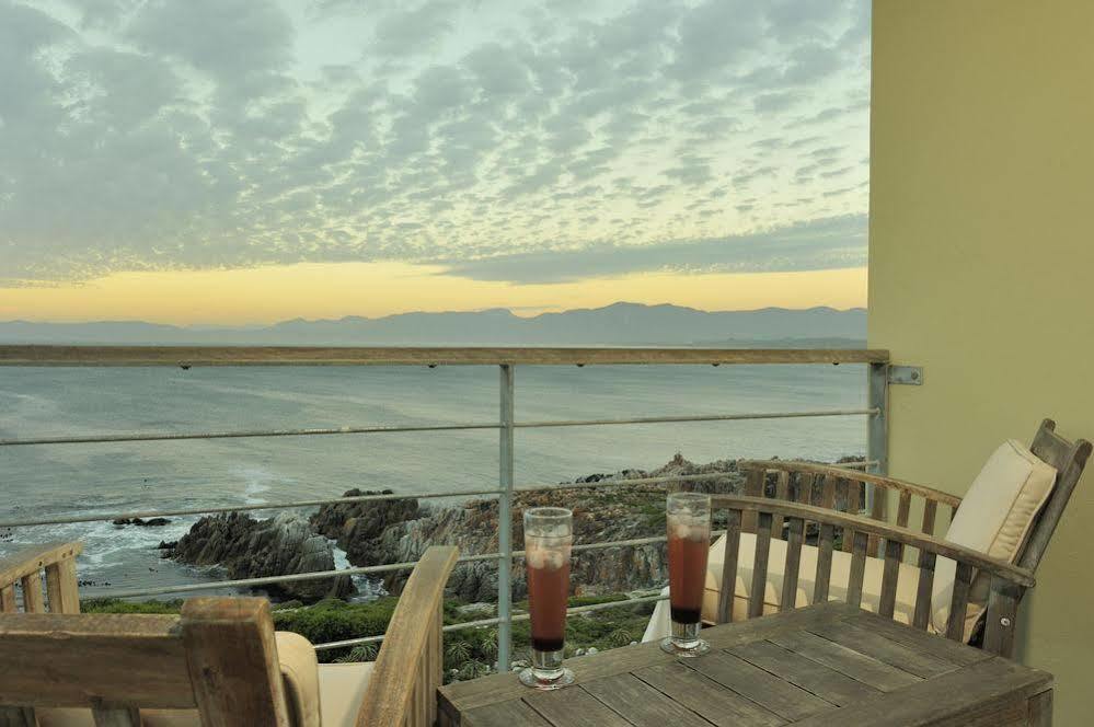 Whalesong Lodge Gansbaai Ngoại thất bức ảnh