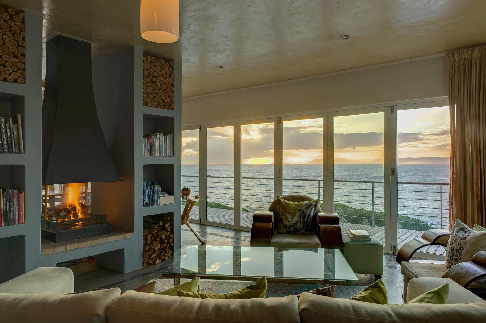 Whalesong Lodge Gansbaai Ngoại thất bức ảnh