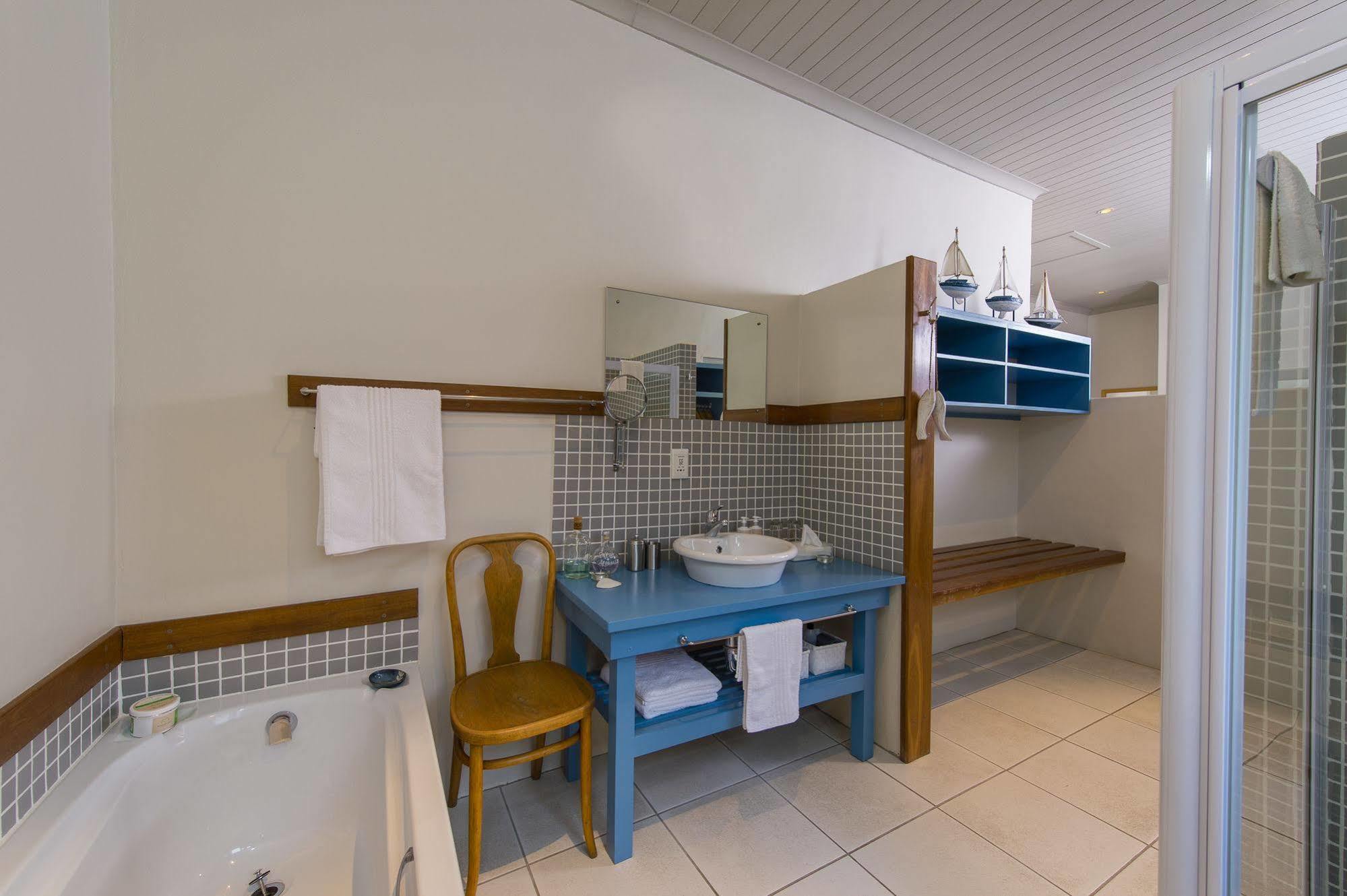 Whalesong Lodge Gansbaai Ngoại thất bức ảnh