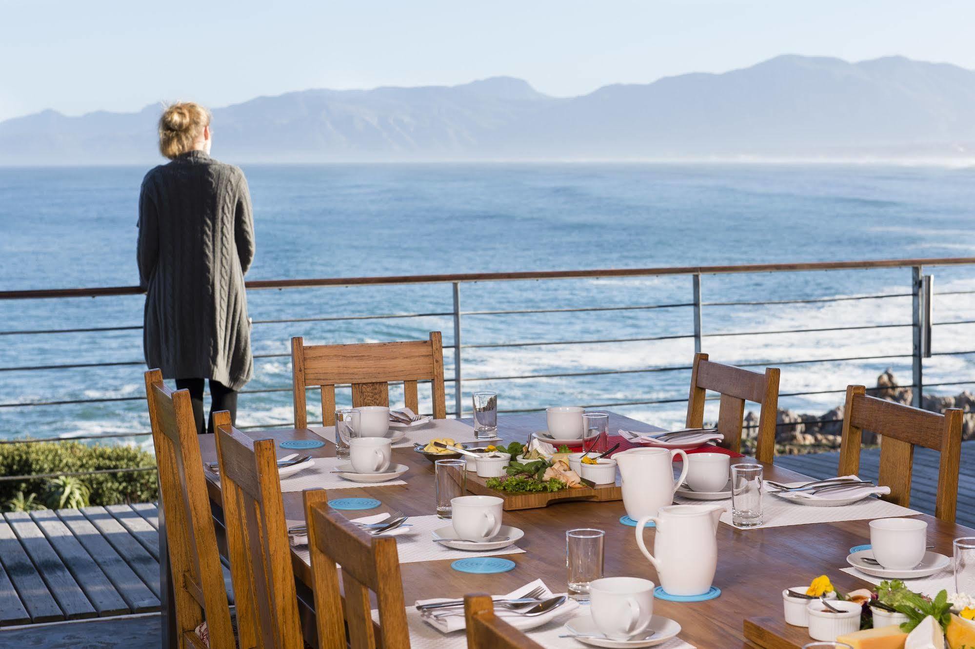 Whalesong Lodge Gansbaai Ngoại thất bức ảnh